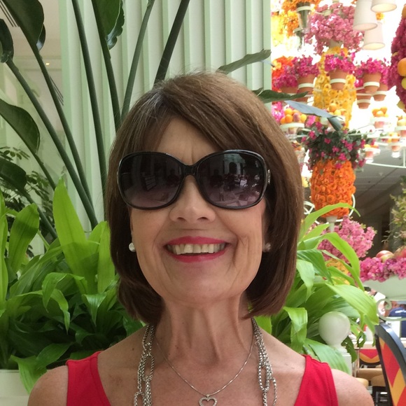 Meet your Posher, Daffey - Picture 1 of 1